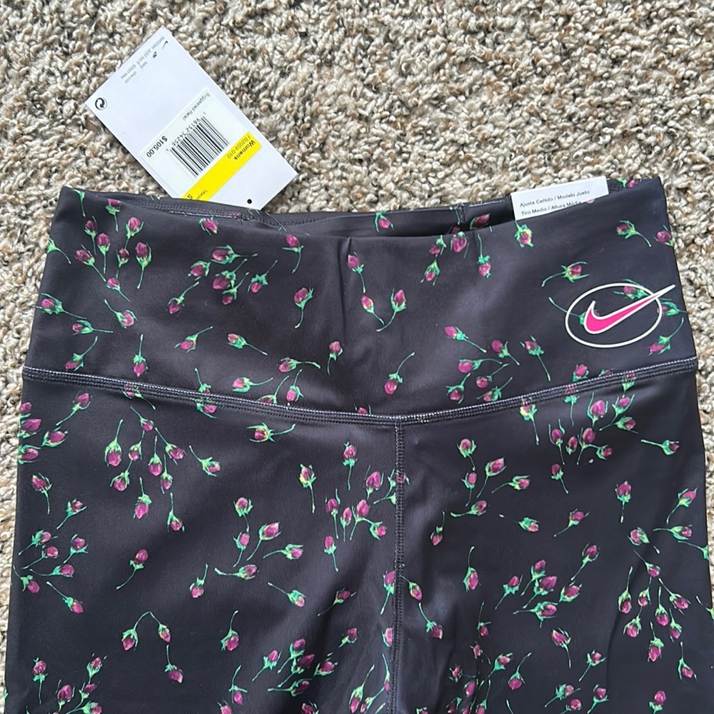 NEW Nike Leggings
